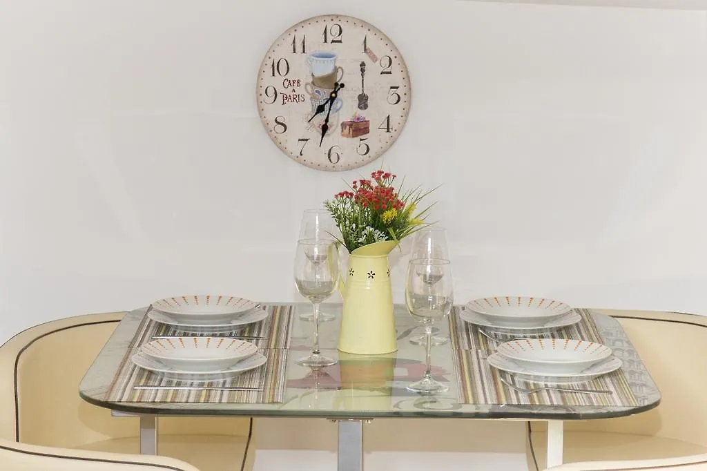 Apartamentos Momas La Casa De Mama Malaga 0*,